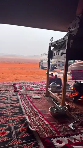 وش تذكرك فيه هالشيلة🥹💞#الطويلل🌨️⚡️ #مطار_قلب_الجمل_الحصان😍⛈️ #مطر_غيوم #الشتاء_البرد_اجواء_شتويه #كسبلور_تيك_توك 