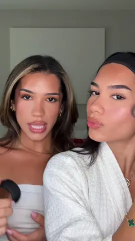 One of our faves for this summer is the NEW @Armani beauty luminous silk Bronzing Power!! And you can use it for literally everything 🤎 #armanibeauties #luminoussilk #armanibeautypartner