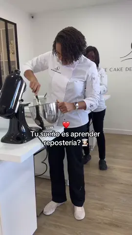 Aprende repostería🤗 #reposterasexpertas #repostería #clasesdereposteria #aprendereposteriadesdecasa #aprendereposteria #reposteriaonline #postres #pasteles #reposteria #fyp 