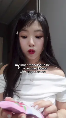 when you have a short temper but you don’t want to hurt anyone’s feelings 😗✌🏻#hrhcollection 