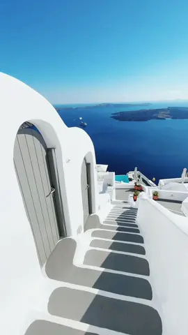 One of the most beautiful views in the world 🇬🇷🇬🇷🇬🇷 #santorini #greece #imerovigli #cyclades #travel #Summer 