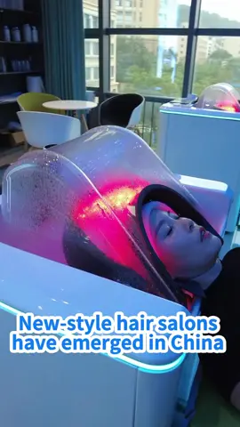 Smart hair washing machines appear in Shenzhen, China to wash customers' hair