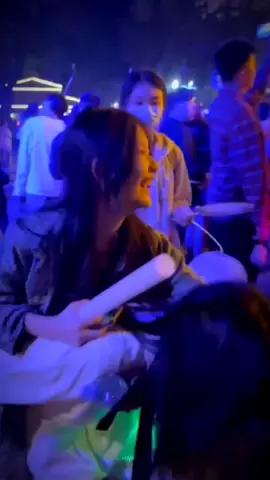 I want too ... #gl #wlw #couple #chinesegl #douyin抖音 #foryou 
