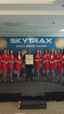 W 🏆 AirAsia di London untuk sekali lagi menerima penghargaan sebagai Maskapai Berbiaya Hemat Terbaik Dunia (World's Best Low Cost Airline) ) di ajang Skytrax World Airline Awards 2024! 🎉 TERIMA KASIH karena telah mendukung kami dan menciptakan momen bersejarah ini. The sky’s the limit dan kami berharap ke depannya bisa terus menjadi lebih baik lagi! #FlyAirAsia #AirAsiaSkytrax15 #NoLimitsAllDreams ✈️✨ @Tony Fernandes @Fly AirAsia @VeranitaY 
