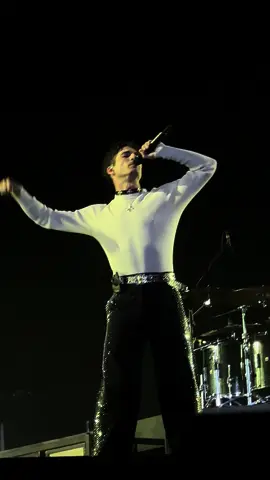 Thank you for explaining the lyrics @Måneskin #damianodavid#måneskin#iwannabeyourslave#må#pinkpop#festival#foryou#foryoupage#måneskinofficial#concert#fy#fyp 