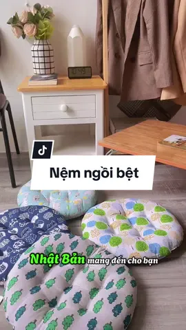 Biến tấu không gian sống với đệm ngồi bệt phong cách Nhật Bản 🇯🇵 Bạn đang tìm kiếm sự thoải mái và ấm cúng cho khu vực tiếp khách hoặc phòng ngủ của mình? Hãy để đệm ngồi bệt Nhật Bản mang đến cho bạn trải nghiệm hoàn toàn mới! Được làm từ chất liệu bông êm ái, dày dặn và vỏ bọc vải canvas cao cấp, đệm ngồi bệt của chúng tôi mang đến sự mềm mại và nâng đỡ tuyệt vời cho cơ thể bạn. Với đường kính 40cm, chiếc đệm này lý tưởng cho một người ngồi hoặc hai người ngồi cùng nhau. Thiết kế tối giản theo phong cách Nhật Bản mang đến sự tinh tế và thanh lịch cho bất kỳ không gian nào. Đệm ngồi bệt có thể được sử dụng như ghế ngồi bệt, đệm lót ghế sofa hoặc trang trí cho phòng khách, phòng ngủ, phòng đọc sách hoặc thậm chí là ngoài trời. Dễ dàng di chuyển và cất giữ, đệm ngồi bệt là sự lựa chọn hoàn hảo cho những ai yêu thích sự linh hoạt và tiện lợi.#nguyentruongthang #nemngoibet #nemngoibettron #nemngoibechcanvas 