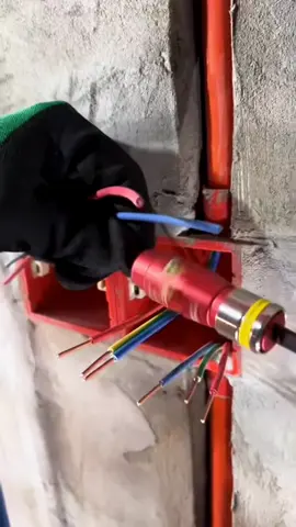 ฏิวัติงานช่างไฟด้วยอุปกรณ์ปอกสายไฟอัจฉริยะ! ทำงานเร็วขึ้น 3 เท่า ปลอดภัยกว่าเดิม 💡⚡️🔧 อุปกรณ์ปอกสายไฟอัตโนมัติรุ่นใหม่ล่าสุด ใช้งานง่ายเพียงต่อเข้ากับสว่านไฟฟ้า ช่วยให้คุณปอกสายไฟได้อย่างรวดเร็วและแม่นยำ ปรับความลึกได้ตามต้องการ ไม่ทำให้สายไฟเสียหาย เหมาะสำหรับช่างไฟฟ้าและผู้ที่ต้องการประหยัดเวลาในการทำงาน มีให้เลือกหลายขนาดตั้งแต่ 2.5 ถึง 6 ตารางมิลลิเมตร ช่วยให้คุณทำงานได้เร็ว #อุปกรณ์ปอกสายไฟ #เครื่องมือช่างไฟ #นวัตกรรมช่างไฟฟ้า #ประหยัดเวลา #ทำงานรวดเร็ว #ปลอดภัยกว่าเดิม #อุปกรณ์ช่างมืออาชีพ #ไอเดียเจ๋งๆ #เทคโนโลยีใหม่ #ของมันต้องมี 