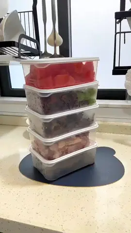 Bunda sekarang gak perlu bingung lagi ya buat simpan makanan, sayuran buah-buahan di kulkas, pakai food kontainer ini aja. #boxkontainer #foodkontainer #foodcontainer #wadahkulkas #wadahkotak #foodstorage #foodprep #kotakmakan #kotakmakankulkas #fyp #tiktokshopindonesia 