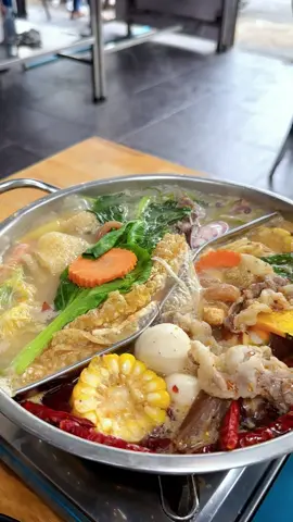 ⚡️បបួលមិត្តភក្តិអោយហើយទៅ ចំណាយលុយត្រឹមតែ ២០០០០រ អាចមកញុំាស៊ុប Hotpot និង​ សាច់អាំង    ដែលមានរស់ជាតិឆ្ងាញ់ 😋  សាច់ គ្រឿងសមុទ្រស្រស់ៗ​ បន្លែថ្មីៗ នៅចាំអីទៀត Big O រកចាំបងៗ ជានិច្ច😋 📌ហាង៖ Big O ⏰ម៉ោងបើក៖ 11am- 10pm ☎️លេខទូរស័ព្ទ៖ 015 322 987 / 077 270 650 📍ទីតាំង៖ផ្លូវលេខ ៩៩​ នៅម្តុំបឹងត្របែក 🔍ផែនទី៖ https://maps.app.goo.gl/bbcpESVpg2XyoExk7?g_st=com.google.maps.preview.copy