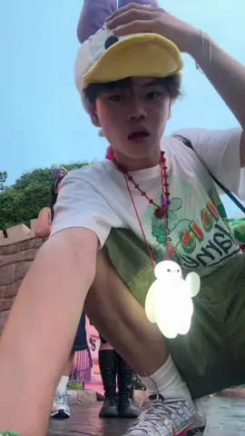 Disneyにチャイナ服はおかしい