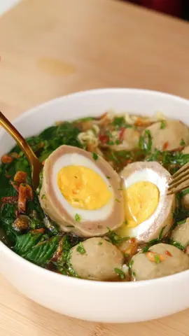 Bakso telor emang juara si! Bikin bakso ternyata segampang itu yak! #CukupRoycoAja pasti #GurihGurihMantap #GrabMartKilat #30MenitSampai