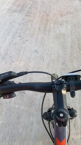 Chiều đạp xe chill ngắm hoàng hôn... #quetoideplam #dapxe #xuhuong #ngamhoanghon #bìnhinh77 