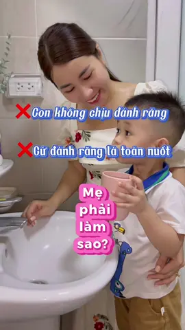 Con không chịu đánh răng hoặc cứ đánh răng là toàn nuốt vào thì mẹ phải làm sao?  #xh #embedangyeu #nuoiconkhoahoc #kemdanhrangchobe #ichnhi #kemdanhrangthaoduoc #kemdanhrangthaoduocichnhi
