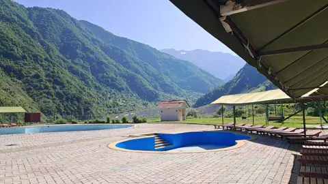 Qax İlisu kəndi Uludağ istirahət mərkəzi ☀️⛰️😍 #kesfet #tiktok #fyp #qax #ilisu #azerbaycan #istirahet #menzere #pool #ilisuuludag 
