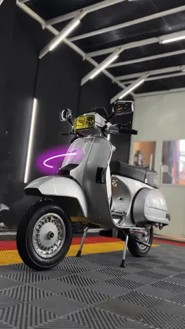 Kalau udah kinclong gini kamu mau ga dek naik Excel 😋 . Reposted from @garasi.kembar2023 . #excelholiday #excellent #vespa #vespaexcel #vespajogja #scooter #piaggio #vespagram #excel #vespaexcel150 #vespaexcel200 #vespat5 #excelt5 #vespaindonesia #scooterindonesia #vespaworld #fypシ #fyp #viral 