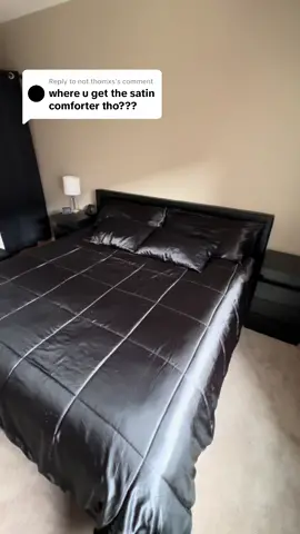 Replying to @not.thomxs satin looks great but also helps with frizzy hair and acne #satin #comforter #blanket #cozy #soft #smooth #comfortable #comfy #bed #bedroom #sleep #black #bedset #ttshop #TikTokShop #tiktokfinds #tiktokmademebuyit 