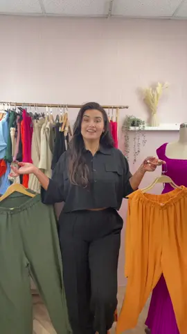 Livestream is about to start!! Our presenter amelia will try on the clothees for you, grab these amazing set in the amazing deal.🔥‼️.      Amelia is 5’7 wear in uk size 12-14.    #katchme #perfectoutfit #trending 