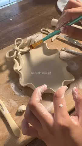 I love being a girl 🤍🎀 #airdryclay #fyp #clay #DIY #clayart #clayartist #pottery #potterytiktok #potterywheel #austin #austintexas #atx #utaustin #utaustintx #texas #cleangirl  Air dry clay ideas  Air dry clay bow  Air dry clay plate