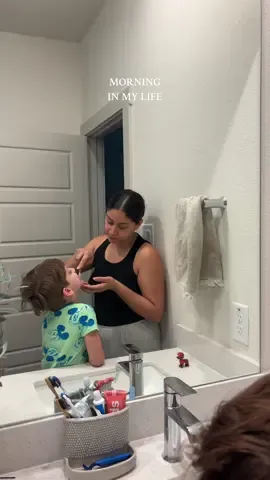 Happy Tuesday!! Just one of those mornings where the lights stay off and just enjoying the natural light 🌥️#morninginmylife#morningwithme#morningroutine#morningvlog#morningasasahm#youngmom#morningskincare#cleanwithme @Beekeeper’s Naturals @Davids Premium Toothpaste