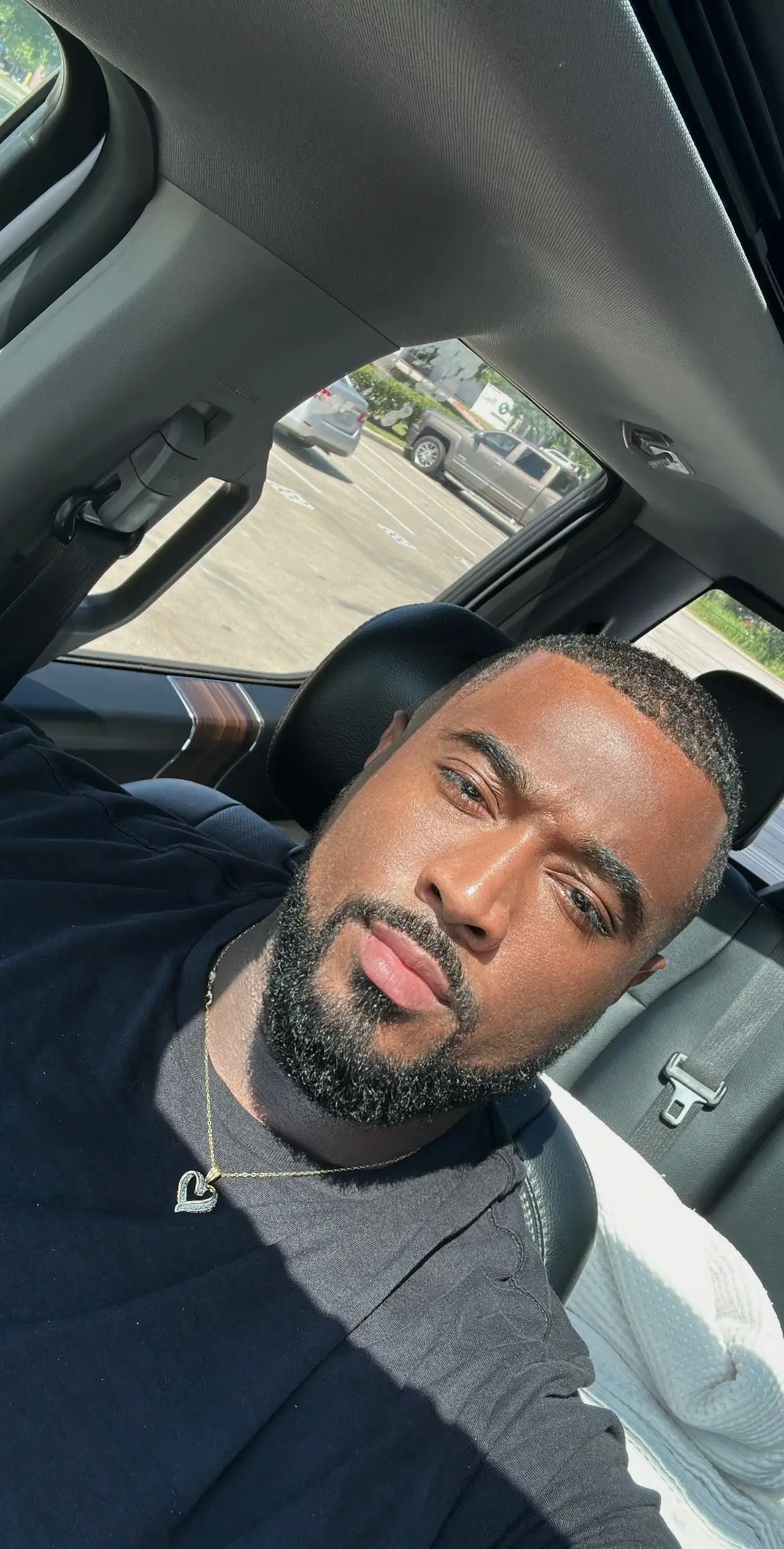 Cut then work. #haircut #beard #creatorsearchinsights #fyp #blktiktok #houston 