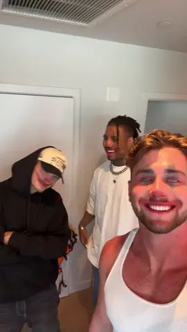 3 clowns @Dom Gabriel @stevan ditter 