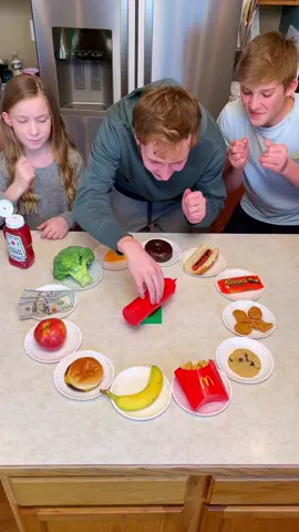 Ketchup Bottle Roulette 🤣 #ketchup #challenge #food #foodchallenge @heinz 