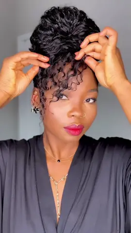 Here’s how I do a simple elegant updo with my Boho braids  - Put hair up with a hair tie, fold the hair forwards, use the ends of the hair as a fringe and you’re all done! - I didn’t slick my edges because why should I? Lol but you can do yours if you want to 😁 Would you try this easy updo with your braids? #naturalhair #4chair #4chairclub #blackhair #protectivestyles #black #4chairstyle #afro #protectivehairstyles #respectmyhair #houstonblogger #houstoncreators #houstoncreatives #updo #eleganthairstyles 