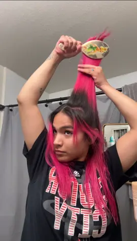Woman cuts and styles her own hair #BVIRAL @tamarahibarra_02