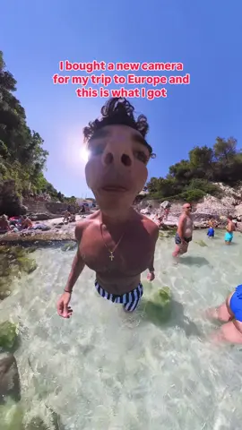 He really nose what he's doing 😂🏊‍♂️ (c/o @sebbylaz) #thegist #funny #swimming #360camera