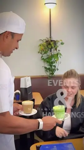 Australian Cricketer Usman Khawjha Wroking As A Waiter In USA Restaurant”🤯👏❤️‍🔥Girls Reaction When They See Dashing Opener As A Waiter”🤭😂Afg Sa Harna K Bad Australia K Halat Thek Nahi Ha”🤣😂BTW Great Job Usman Bhai You A Real Star Keep It Up”🙌💛#mytrend766 #hamxayinsta #hamxayfam #mrhamxay #viralvideo 