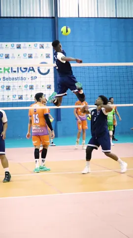 💪🏽🏐 #volleyball #jump #central #fyp 