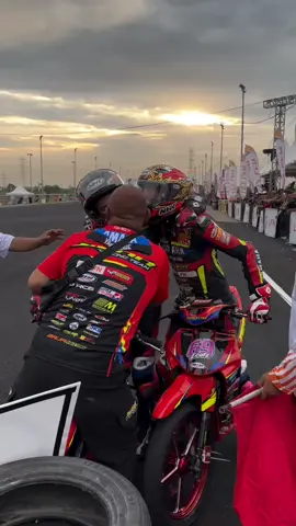 Alhamdulillah Masih Ada Cintanya 🤲😇🫶🏆 Di Surabaya Meski Mesin Low Power Hampir Trouble Bisa Menghasilkan Yang Terbaik  #ziearracingteam #lfnhp969 #rbt34 #thestrokes55 #125zr #fypシ゚ #fypシ゚viral 