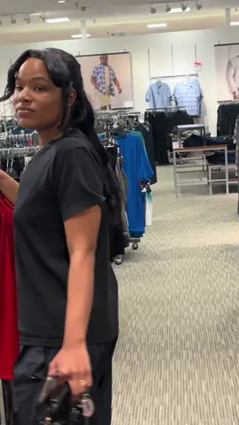 The perfect mall approach 💞 #fyp #trending #viral #makethisviral #eyecontact #rizz #rizzgod #smooth #perfectapproach #mall #savirizz 