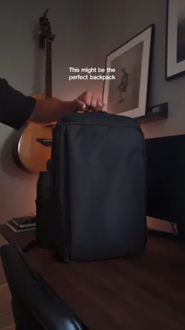 This bag has endless pockets - love the look and functionality of the Herschel Kaslo 30L Tech Backpack 🙌🏼 #fyp #backpack #herschel #minimal #aesthetic #edc #Tech #techbag #whatsinmybag #kaslobackpack 