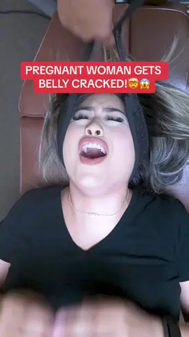 Would you see a CHIROPRACTOR if youre PREGNANT⁉️😱  Back pain & neck pain were hurting so bad on her. Watch as the chiropractic adjustment finally got cracking again! #chiropractor #crackingbones #adjustment 