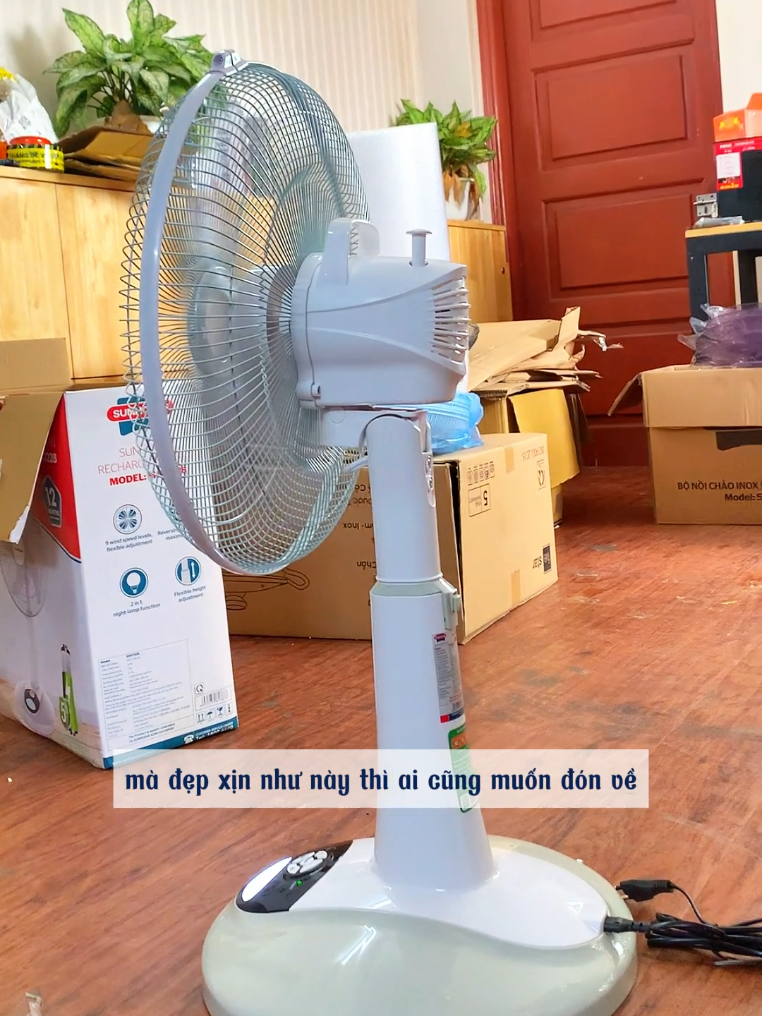 🌬️ Quạt tích điện Sunhouse SHD7228 – Làm mát mạnh mẽ, không lo mất điện! 🌬️ 🔋 Thời gian sử dụng dài: Hoạt động liên tục từ 5 đến 16 giờ sau mỗi lần sạc đầy.  🌪️ Gió mạnh như quạt điện: Công suất 24W với 5 cánh quạt cho làn gió mát rượi, vận hành êm ái.  🔌 Tiết kiệm năng lượng: Chỉ cần sạc 12 - 15 giờ để sử dụng cả ngày dài. Ai cần, inbox hoặc comment cho Taeang nhé! Miễn phí vận chuyển nội thành Hà Nội! #giadungtaeang #Sunhouse #SHD7228 #quattichdiensunhouse #QuạtTíchĐiện #GiảiPhápMùaHè #TiếtKiệmNăngLượng 💨🔋