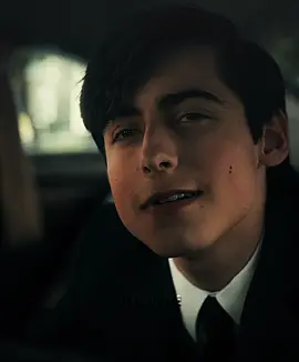 OFFICER! 🗣 #fivehargreeves #theumbrellaacademy #aidangallagherofficial #aidangallagher #fyp 