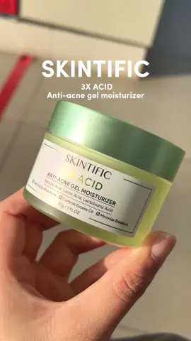 Pleasee suka banget sama @skintific_id 3X Acid moisturizer! Aseli jerawatku udah lumayan mereda dan ga perih lagi  #skintificid 