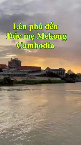 “Hương lành đồn xa” Nhiều người truyền tai nhau: “Có một bà được vớt từ dòng sông Me-Kong lên rất linh thiêng, bất cứ ai đến xin ơn gì, bà ấy cũng ban cho”. Bà ấy là ai? Tại sao được vớt từ dòng sông Mê Kông ? ? #thinhhanhxuhuong #nguoiconggiaovietnam #ducmemaria #nhacthanhcaconggiao #memekong 