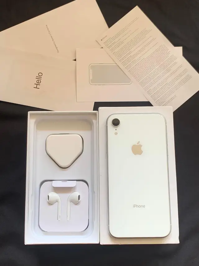 iPhone Xr White 128 Gb Inter Bh 82% True Tone Face id On Nominus Mulus Fullset Jual cepat 500k Net dm tiktok