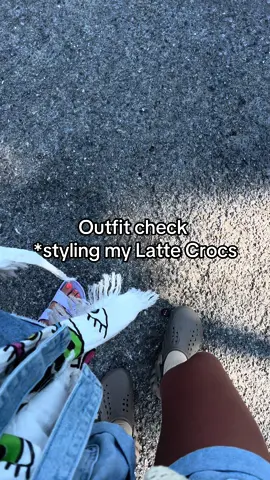 Comfy 🤎 #crocs #outfit #haul #malabeads #styleinspo #streetwear #comfortableclothes #denimshorts #sportstyle #vacation #turkey #izmir #OOTD #urbanoutfitters #keşfet #fypoutfit #foryoupage 