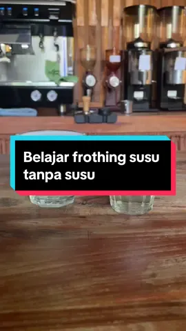 Ini cara belajar frothing susu tapi tanpa susu.  #coffee #milk #coffeeshopjogja 