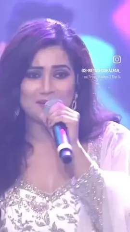 Melody In Bollywood Award Show... 🥰#shreyaghoshal #viralvideoシ #reelsfypシ #trendingreels #bollywood #Awards