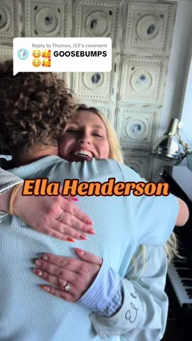 Replying to @Thomas_i53 I got invited to play piano for @Ella Henderson ✨ !!! 🤩👏🏼 Her reaction was amazing 🤣 #ellahenderson #baileypickles #piano #baileypicklesversion #acoustic 