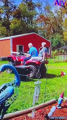 😮I hope she’s ok 🫣👀#tractor #fall #husbandandwife #tiktok #hurt #why #ok #Love 