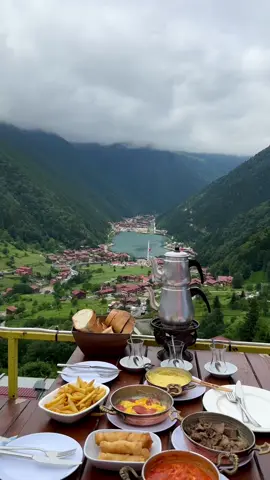 فطور علي قمه اوزنجول ساحره  #اوزنجول #اوزنجول_تركيا #اكسبلور #Summer #tiktok #uzungöl #طبيعة_ساحرة 