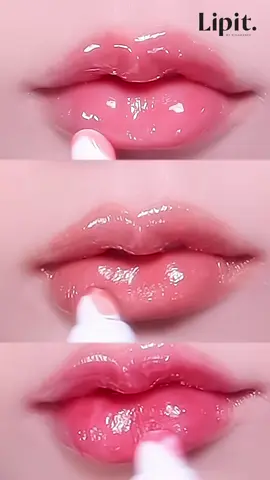 Good Morning Color Lip Mask #ลิปมาสก์สีฉ่ำ 💋 สีปากฉ่ำเด้งผสานการบำรุงด้วยสารสกัดจากออยล์หลากหลายชนิดช่วยบำรุงริมฝีปากได้อย่างล้ำลึก ปากอิ่มฟูฉ่ำสวยสุดๆ✨ มี 3 สี 3 กลิ่นให้เลือก 01 Grapefruit หอมกลิ่นเกรปฟรุ๊ต โทนสีส้มพาสเทล 🧡 02 Salty Caramel หอมกลิ่นคาราเมล โทนสีน้ำตาล 🤎 03 Pomegranate หอมกลิ่นทับทิม โทนสีแดง ❤️ #lipit #นึกถึงลิปมันต้องลิปอิท #ลิปอิท