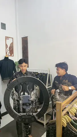 #fyp #foryoupage #beranda #outfitbatiksolo #batik #live 