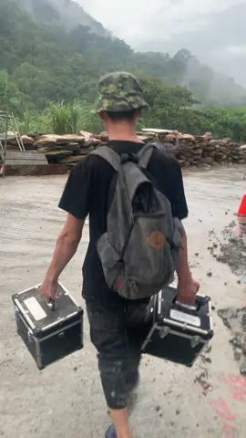 Anh chỉ sợ chó đuổi thôi chứ a có sợ gì đâu#nguoivietnamtaidailoan #dhsdailoan #bhpdailoan 