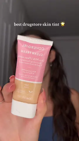 obsessed with this one!  @COVERGIRL  #makeuprecommendations #bestmakeup #skintint #BeautyTok #flawlessmakeup 